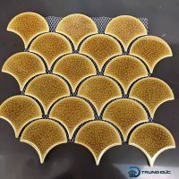 Gạch mosaic vảy cá màu vàng men rạn 85x95 mm
