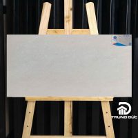 Gạch 30x60 Viglacera KT3685 màu ghi sáng men matt