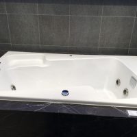 Hình ảnh chụp thực tế bồn tắm INAX MSBV 1700B