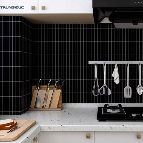 Gạch mosaic thanh que ốp bếp màu đen mờ
