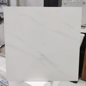 Gạch lát nền nhà tắm màu trắng vân khói Q3300 (30×30 cm)