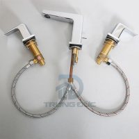 Vòi Lavabo TOTO TLG10201B Hai Tay Gạt Nóng Lạnh 6 %tên tệp%